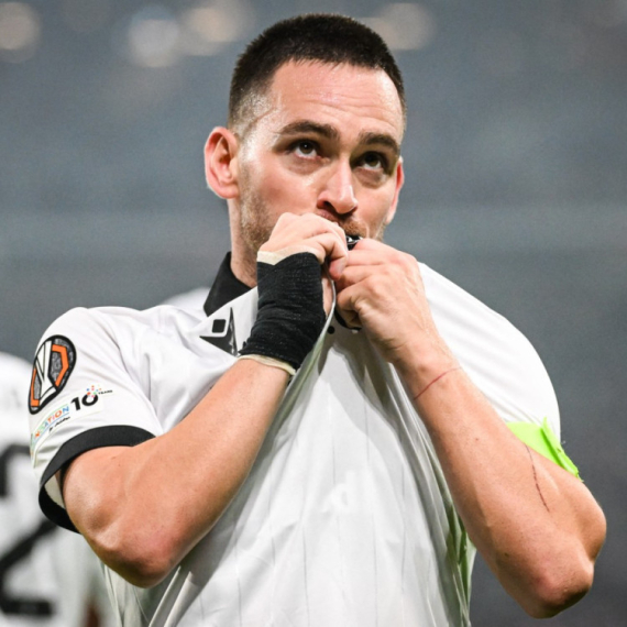 Poker PAOK protiv Jang Bojsa uz malu pomoć Živkovića – Roma bolja od loših "policajaca" – Lazetić bez bodova u Engleskoj