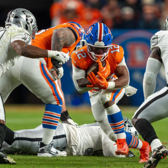 "Ružni" Denver predvodi ligu!