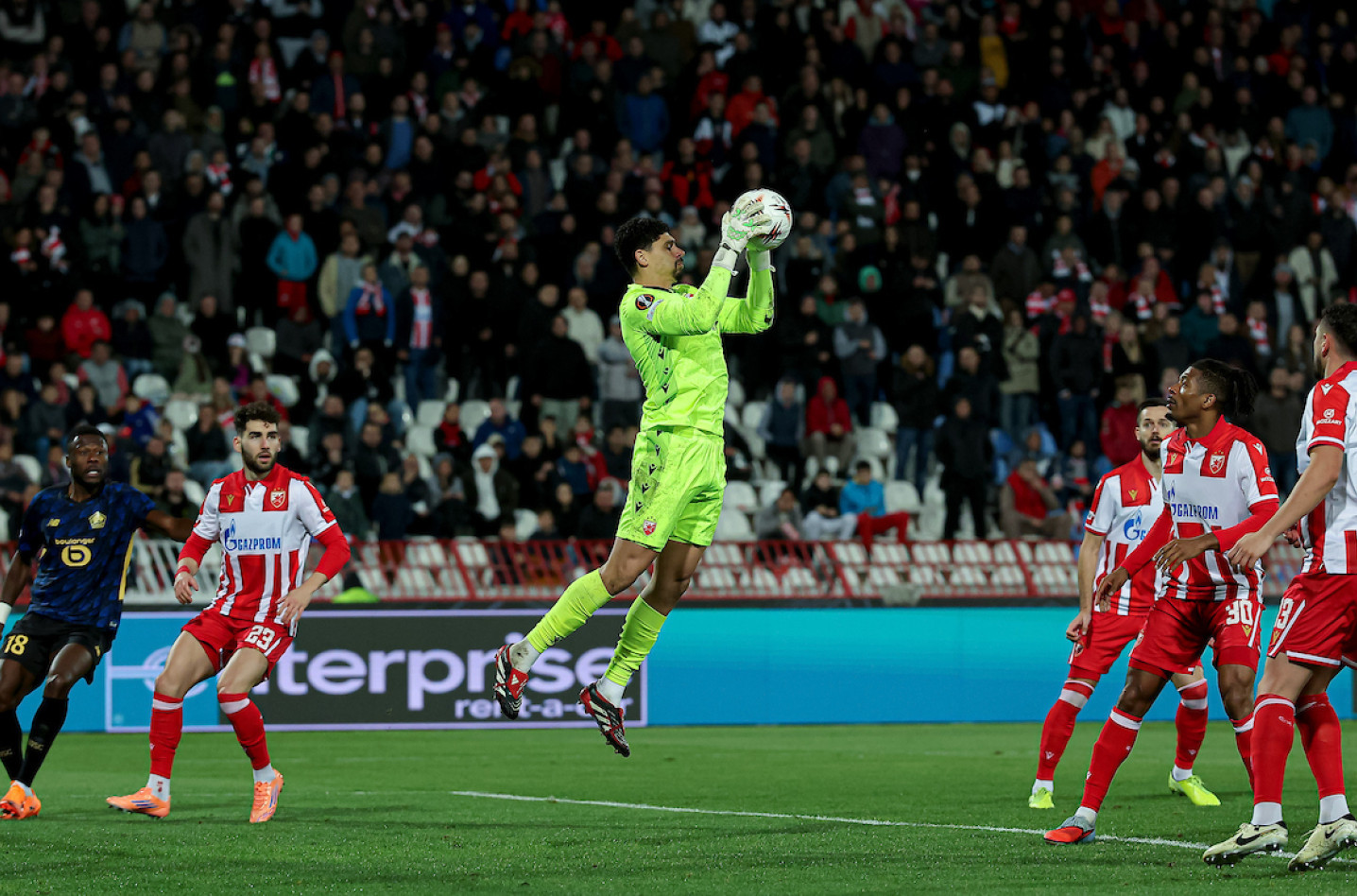 Zvezdaši, šta je potrebno? Prvi trijumf u Evropi, a ocene nikad gore
