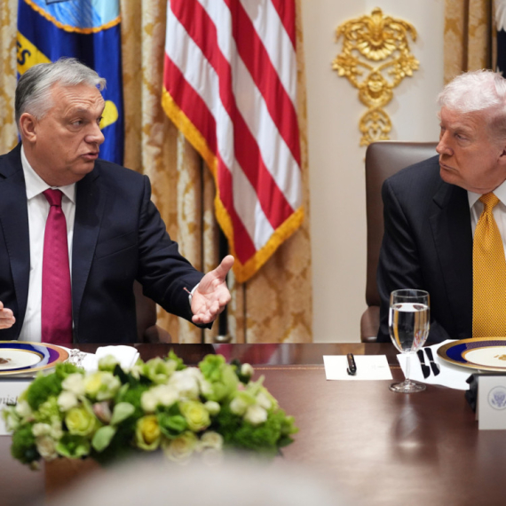 Tramp dočekao Orbana u Beloj kući: "Moguće izuzeće za Mađarsku od sankcija za rusku naftu"