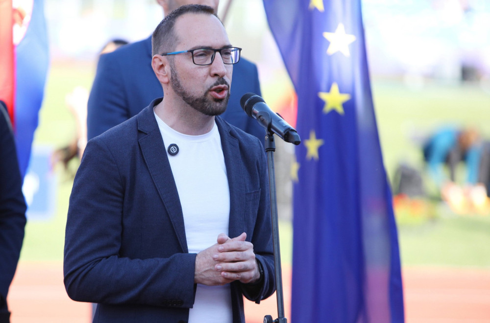 Tomašević: Osuđujem "slavljenje NDH" ispred Srpskog kulturnog centra u Zagrebu