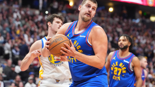 Brutalna partija Jokića – Denver pregazio Golden Stejt VIDEO