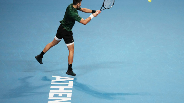 Đoković prvi na servisu