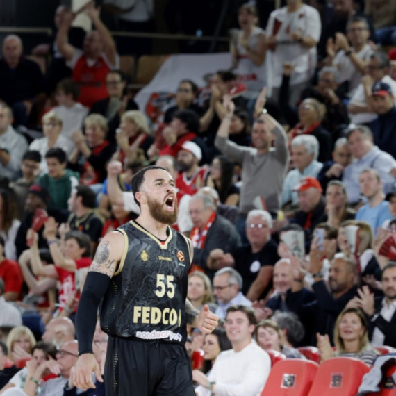 Majk Džejms bez premca