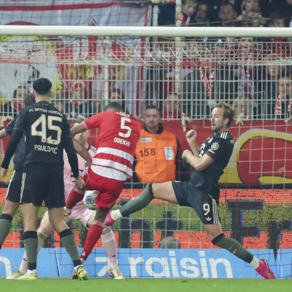 Bajernova mašinerija trokirala u Berlinu – Dortmund ispustio dva boda u Hamburgu