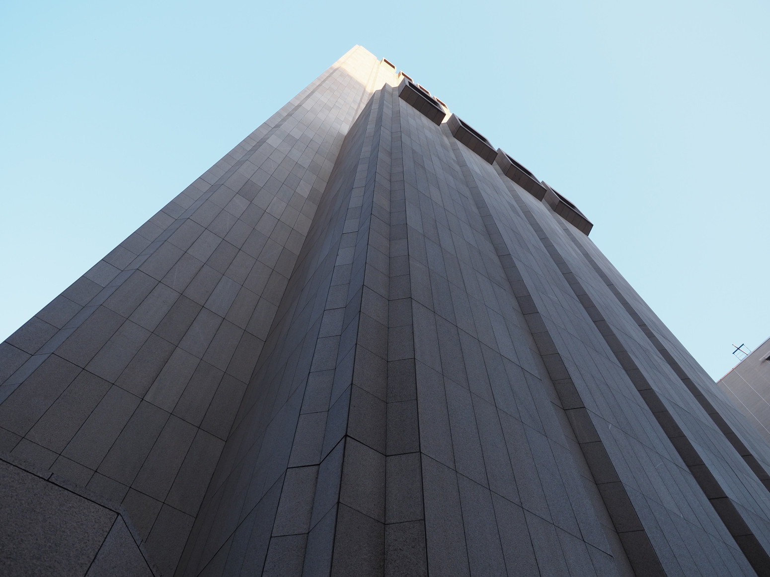 Misterija zgrade bez prozora u Njujorku: Šta, dođavola, unutra rade? FOTO