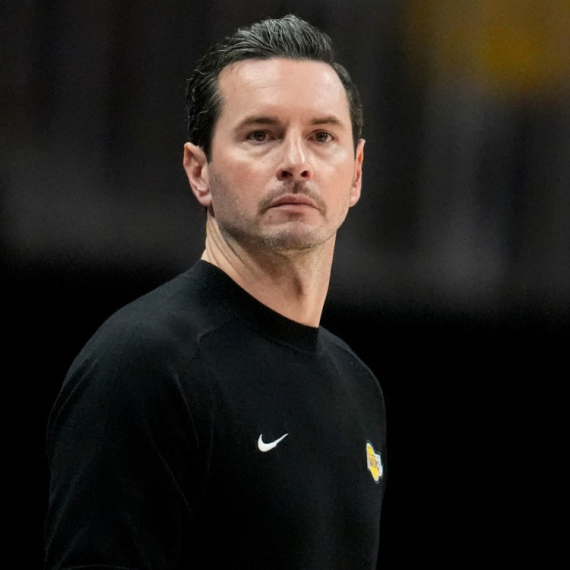 Trener Lejkersa pobesneo posle poraza – napustio konferenciju VIDEO