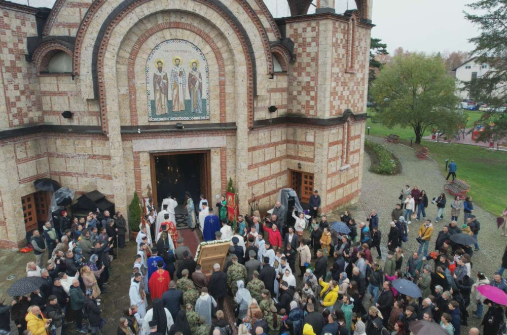 Čudotvorna ikona iz manastira Hilandar stigla u Srbiju: Jedna od najvećih svetinja pravoslavnog sveta FOTO