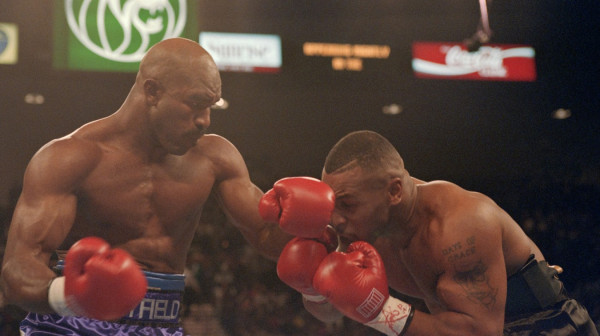 Na današnji dan: Kako je Holifild šokirao Tajsona VIDEO