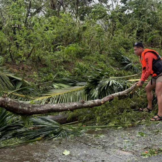 Evakuisano više od milion ljudi: Izdat najviši stepen upozorenja; Ima mrtvih; Otkazani letovi FOTO/VIDEO