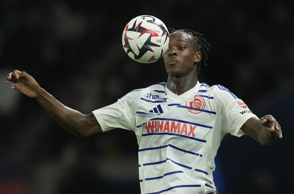 Lil sa Marakane u novi poraz – ovacije za Emegu