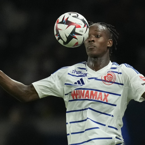 Lil sa "Marakane" u novi poraz – ovacije za Emegu