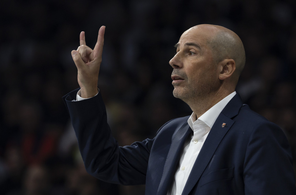 Barselona smenila trenera!