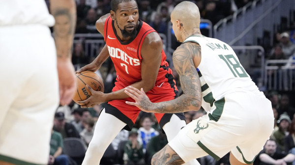 Durent i "Bejbi Jokić" nadigrali Adetokumba – Turčin ponizio Janisa 1 na 1 za pobedu VIDEO