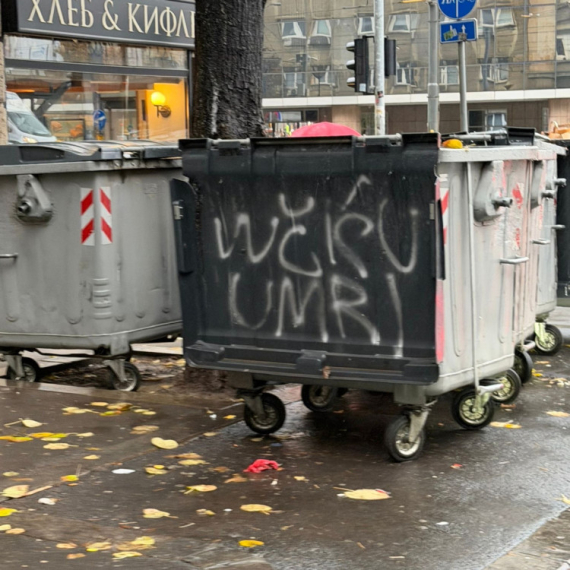 Jezivi grafiti blokadera – poručiči: "Vučiću umri"; Da li je to program koji nude? FOTO