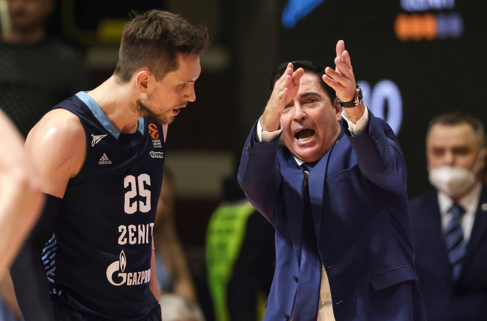 Bivša Zvezdina želja gasi požar u posrnulom gigantu