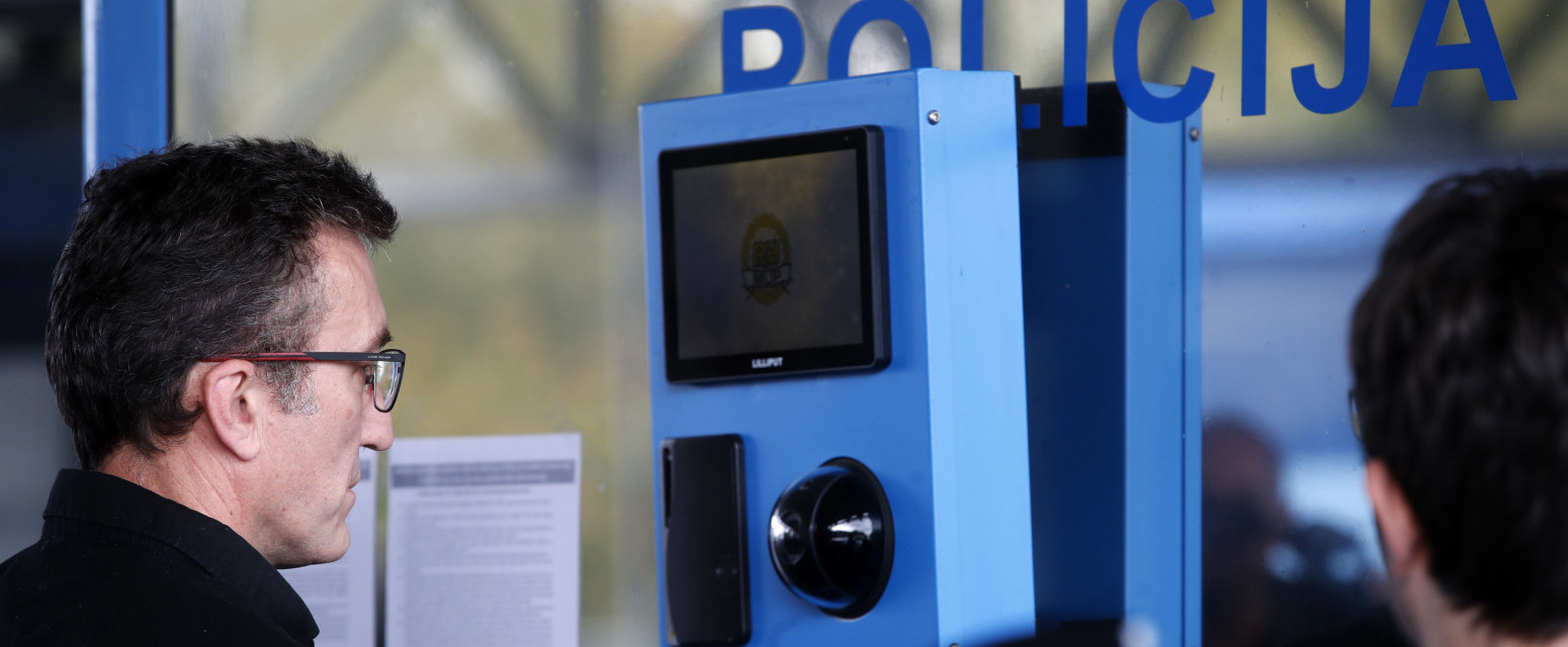 Haos na granicama zbog novih pravila: Zašto sistem "pada" i koliko puta zapravo dajemo podatke?