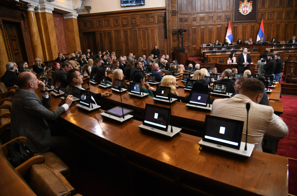 Rasprava o listi kandidata za Savet REM-a; Žestoka rasprava; "Setite se za šta su vas optužili vaši blokaderi"