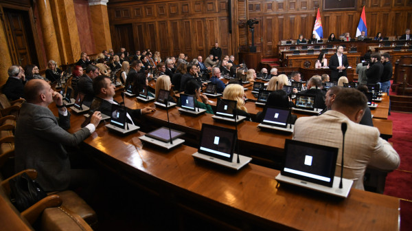 Vanredna sednica Skupštine: U toku je rasprava o izmenama pravosudnih zakona