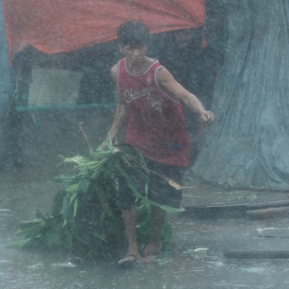 Stiže novi tajfun; Počele su evakuacije