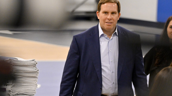 Dončićevim dresom provocirao predsednika Dalasa FOTO