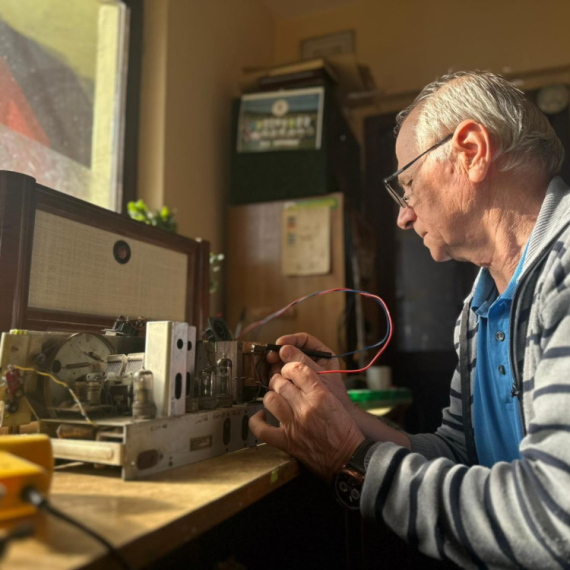 Mlađe generacije ne bi znale čime se ovaj Užičanin bavi: Zanat odlazi u zaborav FOTO