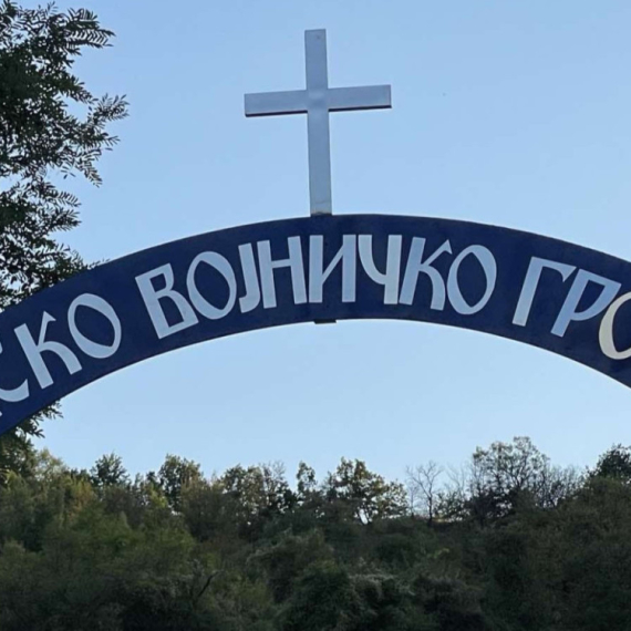 Grobovi ratnika iz slavnog vremena: Zoran na Kajmakčalanu decenijama čuva sećanje na neznane junake