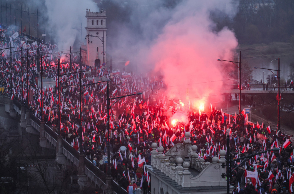 Predsednik marširao među krajnjim desničarima: "Poljska na prvom mestu" FOTO