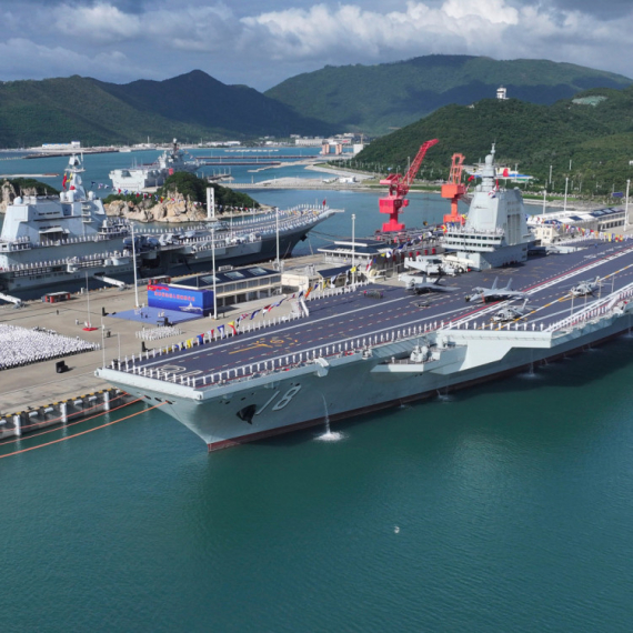 Peking poručio svima: Era tri nosača...