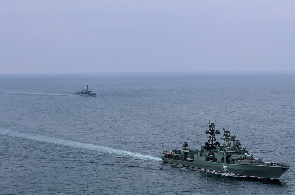 A tanker from the secret fleet is lurking; this is a clear message from Russia: NATO in panic