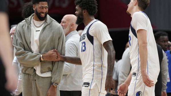 Entoni Dejvis završio sezonu!