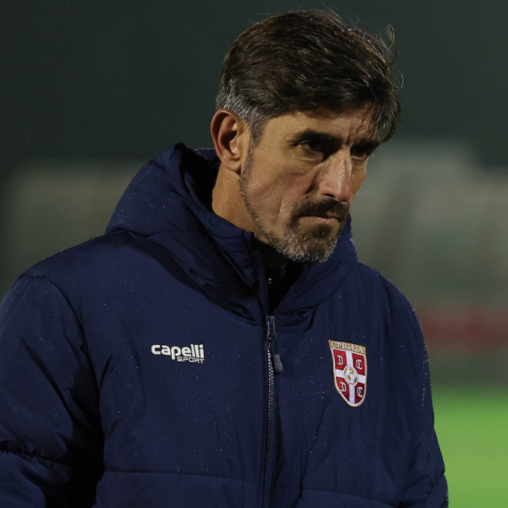 Niko ne zna šta će Paunović odlučiti