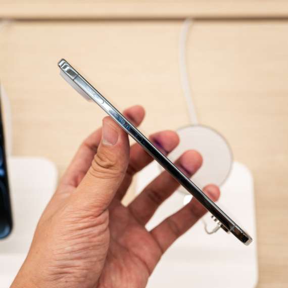 Apple odlaže objavu narednog tankog iPhone-a?