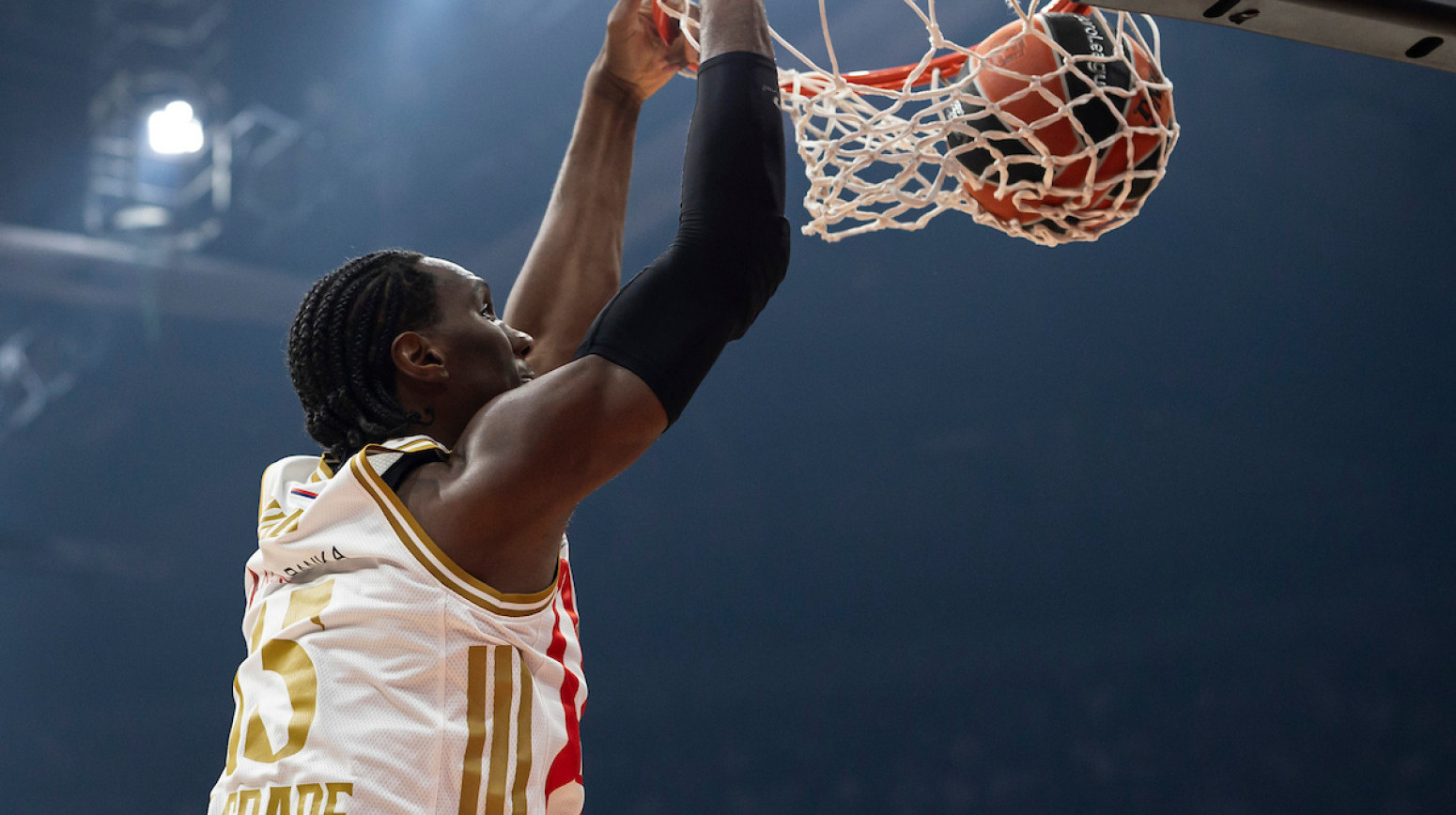 Zabrinjavajući snimak – košarkaš Zvezde u kolicima FOTO