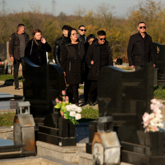 Sahranjen otac Marije Šerifović: Porodica i prijatelji se oprostili od Rajka Šerifovića