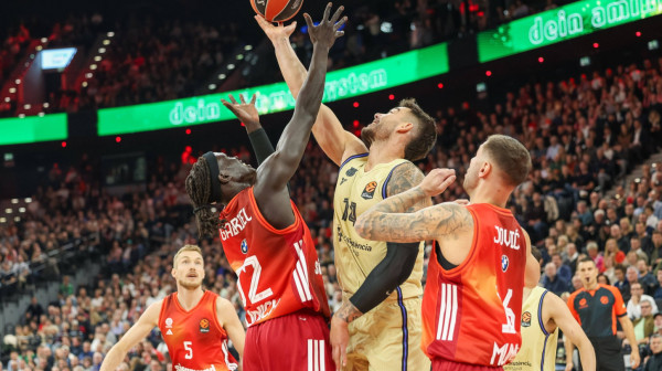 Ludilo u Minhenu: Dinvidi tragičar – promašio bacanje za produžetak!