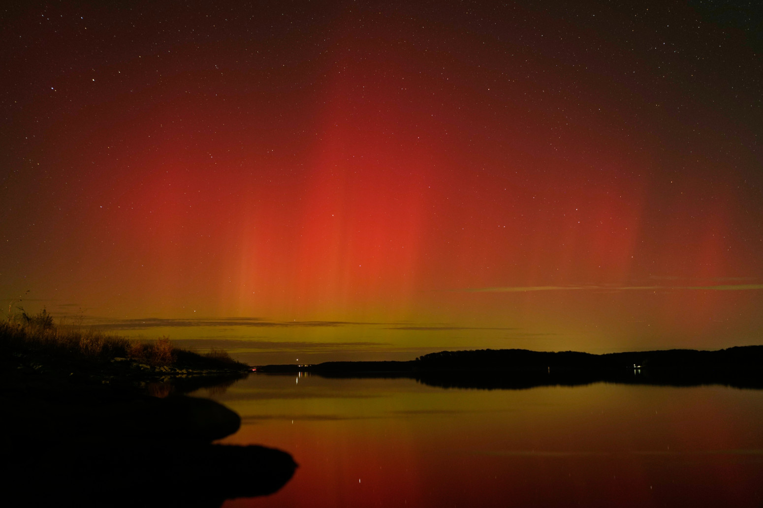 Geomagnetna oluja izazvala čudo na nebu iznad Amerike: Redak fenomen zapanjio ljude FOTO