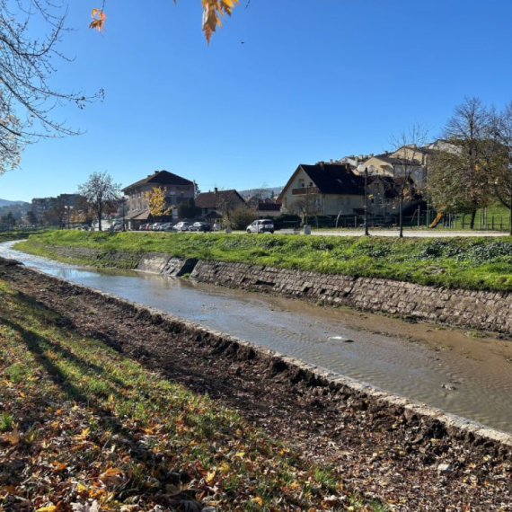 Gradi se novi most, pešačke i biciklističke staze: Gornji Milanovac dobija novo ruho FOTO