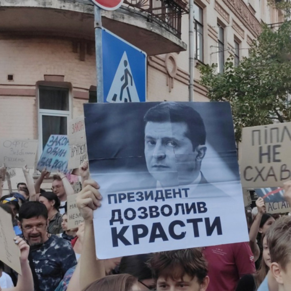 Uhapšen još jedan; Zelenski, šta se dešava? I ti si u SMS porukama