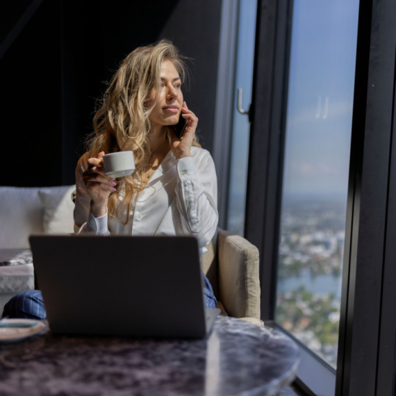 Zvezde su izabrale 3 znaka: Stiže finansijska lavina pre kraja meseca