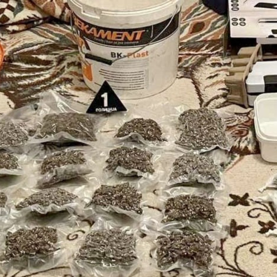 Uhapšen Kragujevčanin: U stanu mu pronađeno više od dve kilograma marihuane FOTO