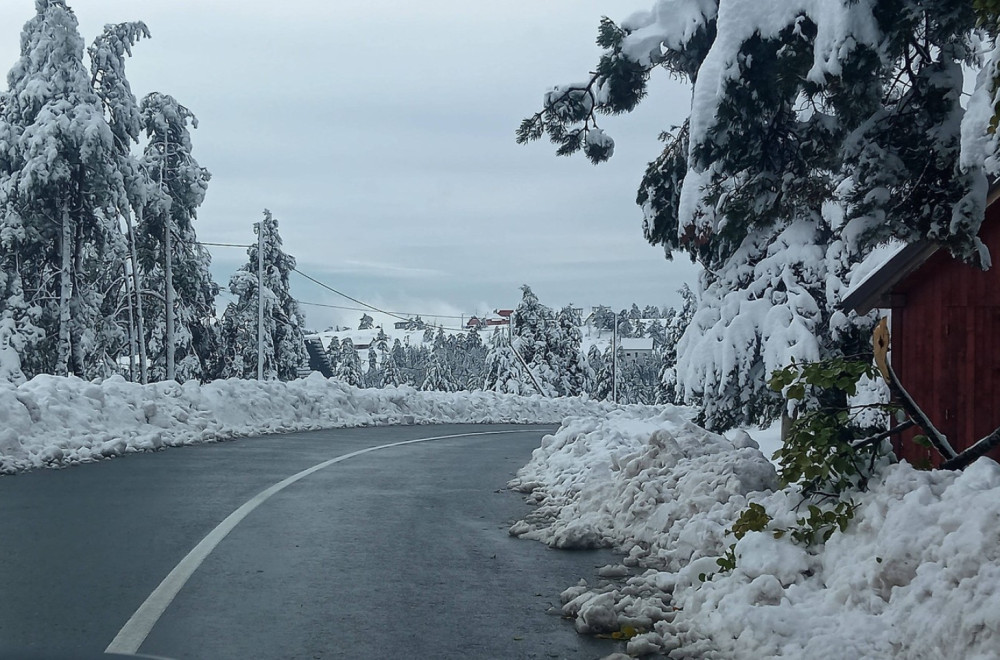 Prohodni svi državni putevi prvog i drugog prioriteta; Sve službe u četvrtom stepenu pripravnosti