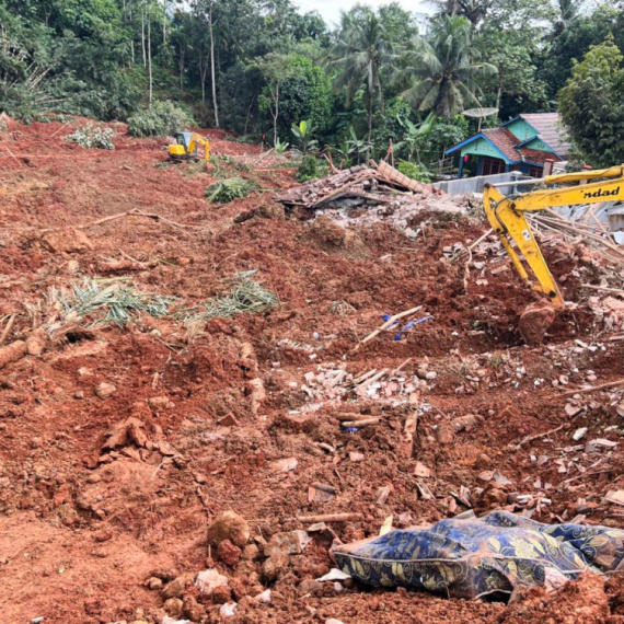 Haos posle potopa; Klizišta iza sebe ostavila pustoš – ima mrtvih FOTO