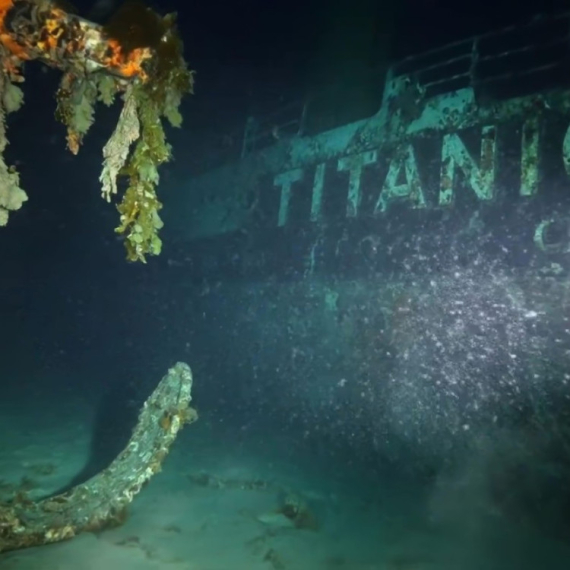 Zlatni džepni sat koji je "preživeo" brodolom Titanika prodat za više od 2 miliona dolara FOTO