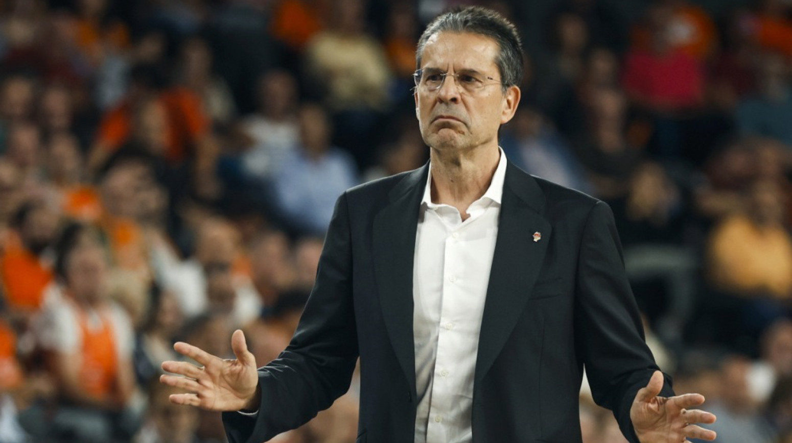 Sramotna pres konferencija u Parizu VIDEO