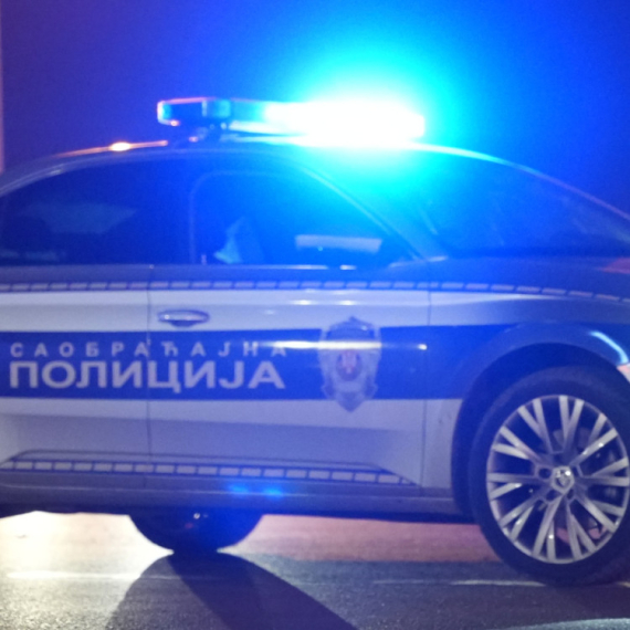 Policajac prebio vozača zbog nepropisnog parkiranja: Sa povredama glave prebačen u bolnicu