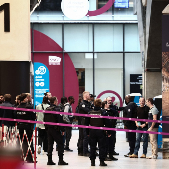 Haos u Parizu; Pucnjava na železničkoj stanici, u toku evakuacija putnika VIDEO