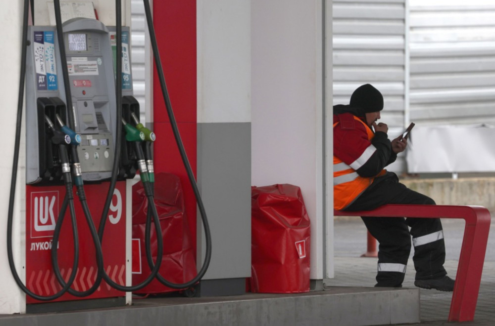 Oglasio se Lukoil: "Pregovaramo s više kupaca"