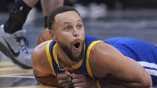 Istorijska utakmica Stefa Karija VIDEO