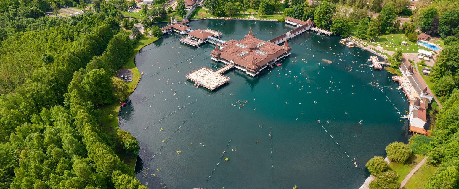 Toplo jezero u kojem je poseban ugođaj kupati se i zimi FOTO